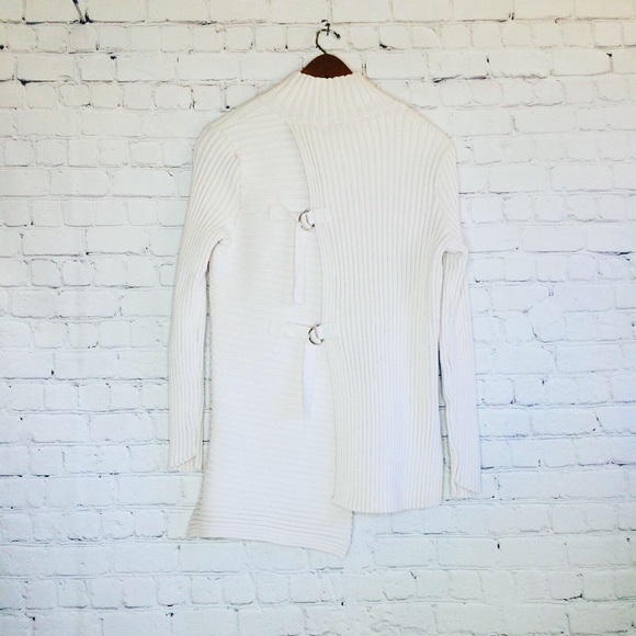 Cabi D ring sweater - Picture 2 of 6